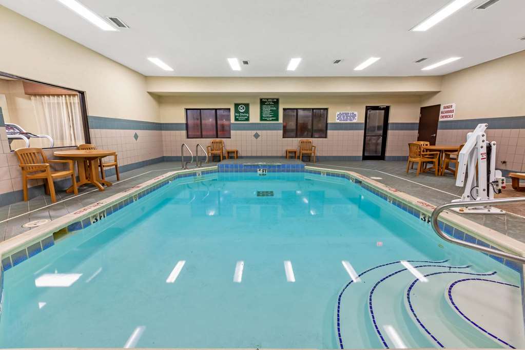La Quinta Inn & Suites by Wyndham South Bend - photo 8