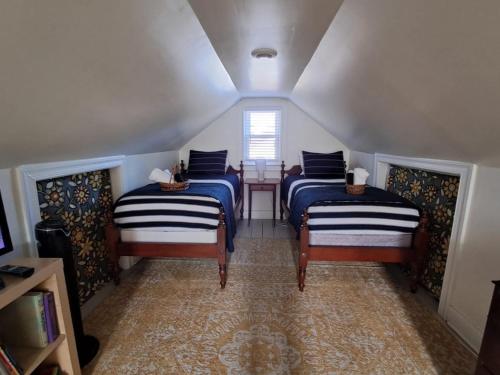 Private House Mins to Maymont Park Trails & VCU — 4-Star Luxury Hotel in Richmond, United States