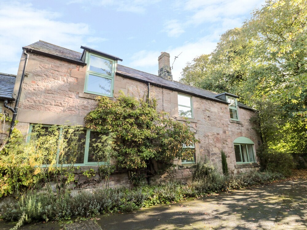 Vicarage Cottage — 5-Star Luxury Hotel in Belford, United Kingdom
