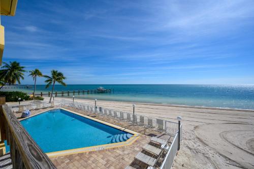 Coco Plum Beach & Tennis Club & Marina - photo 3