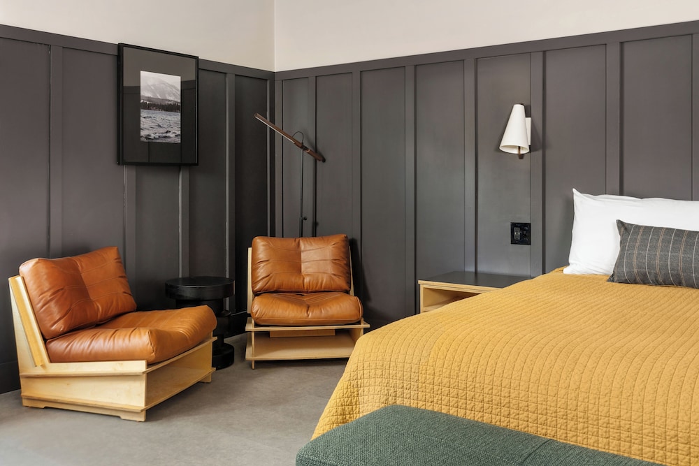 The Coachman Hotel - photo 37