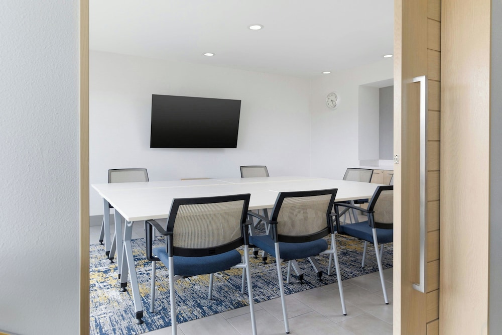 TownePlace Suites by Marriott Pleasanton - photo 33
