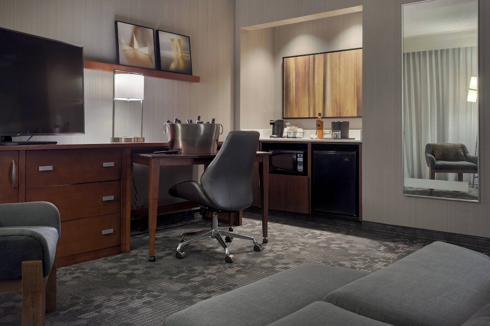 Courtyard by Marriott Philadelphia Devon Villanova - photo 13