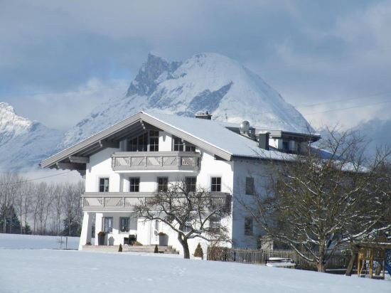 Gästehaus Weber — 4-Star Luxury Hotel in Oberperfuss, Austria