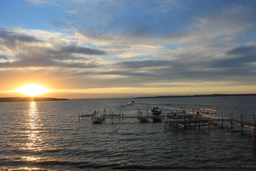 Viking Bay Resort & Lodge - photo 31
