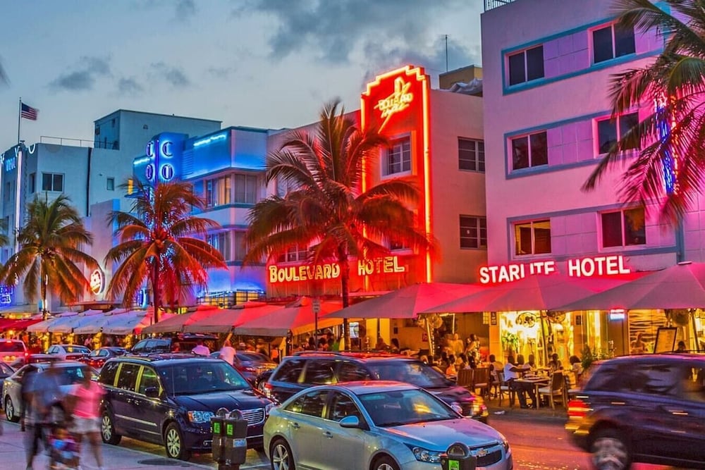 Gorgeous Studio 1bath Miami Beach 1 Block to the Ocean - photo 12