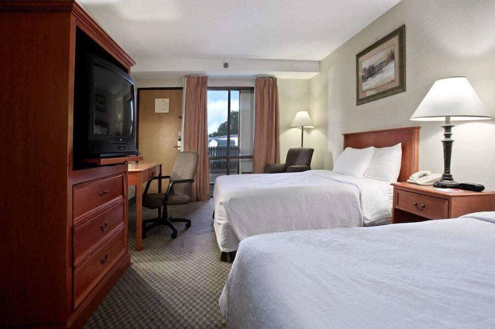 Salina Ambassador Hotel and Conference Center - photo 15