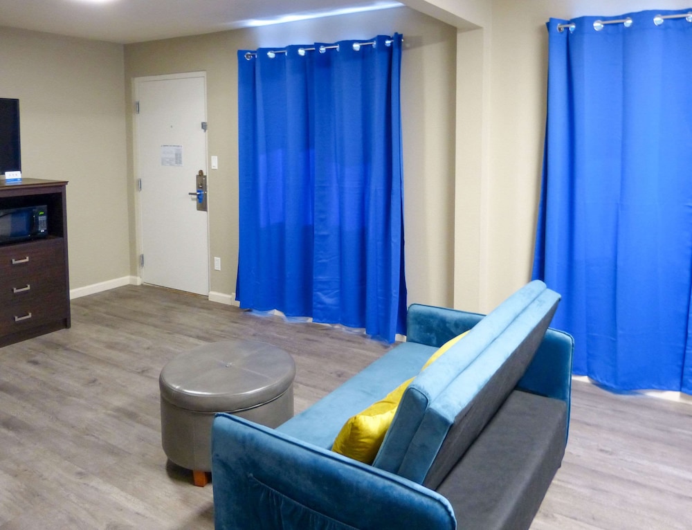 Rodeway Inn & Suites Ontario - photo 12