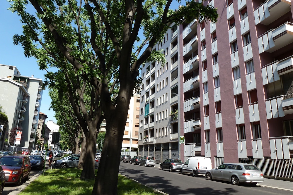 Home At Hotel Teodorico 19 Apt — Milan