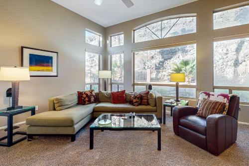Desert Foothills - carbon neutral hotel in Phoenix