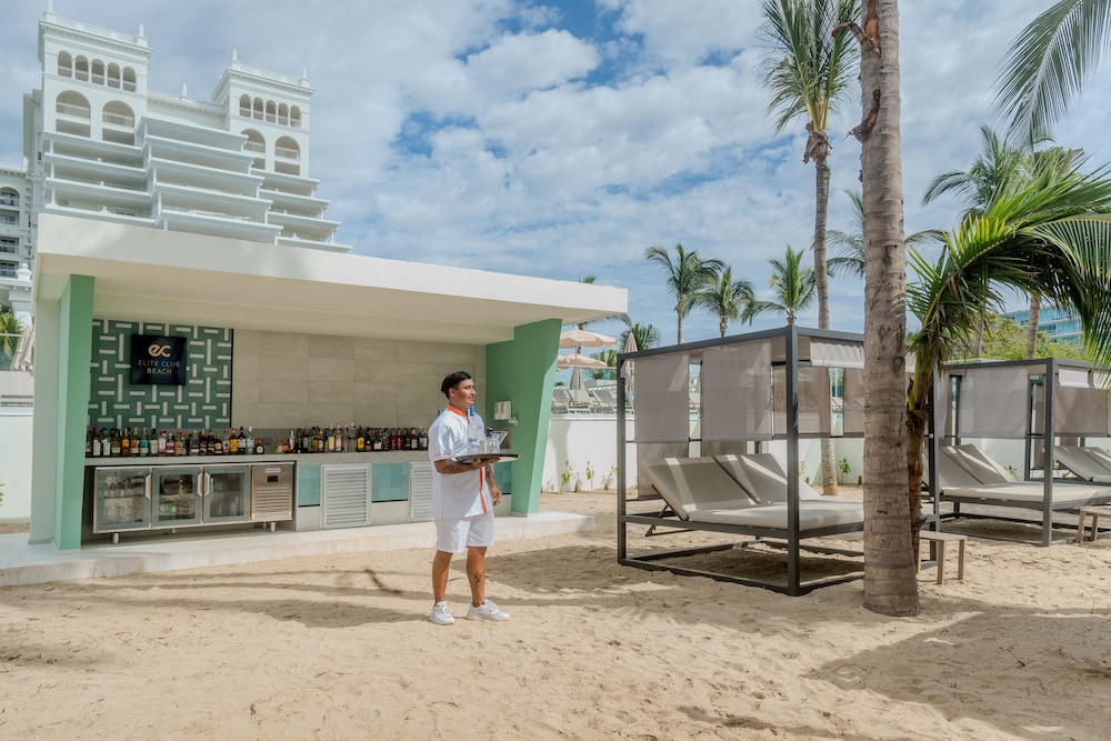 Beach bar