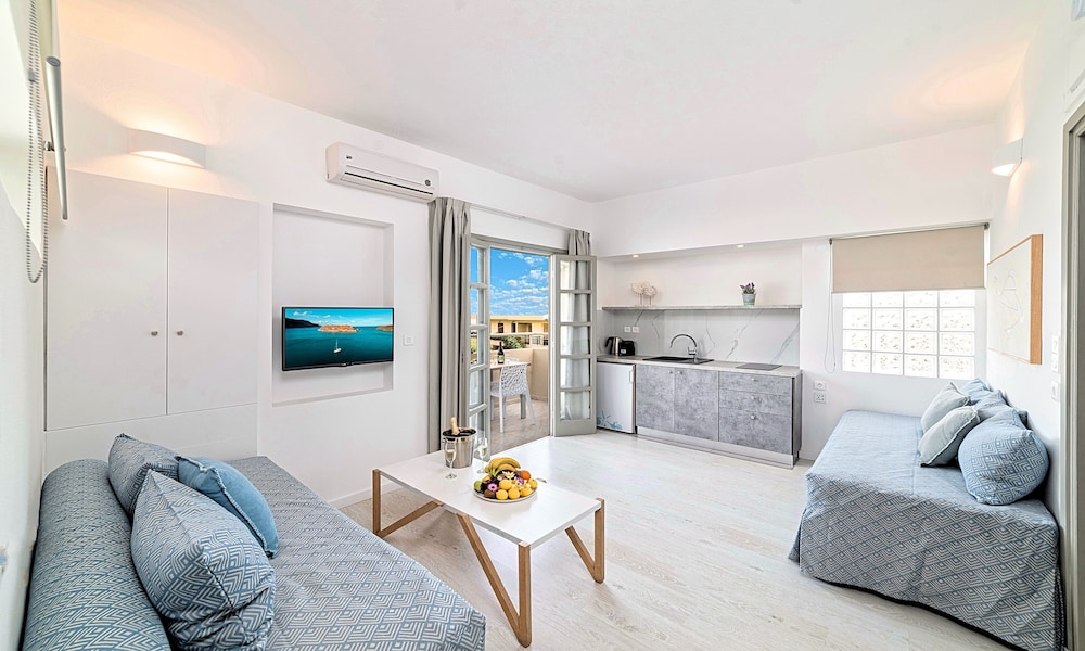 Elounda Garden Suites Heated Pool — Elounda — photo 3