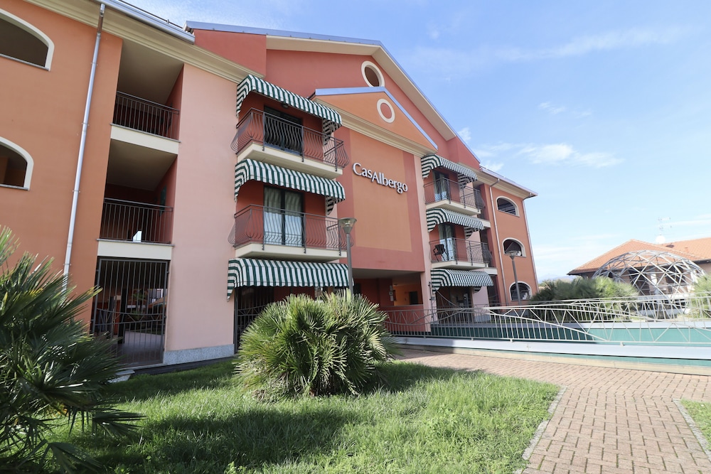 LVG Hotel Collection Casalbergo — 4-Star Luxury Hotel in Castelletto Sopra Ticino, Italy