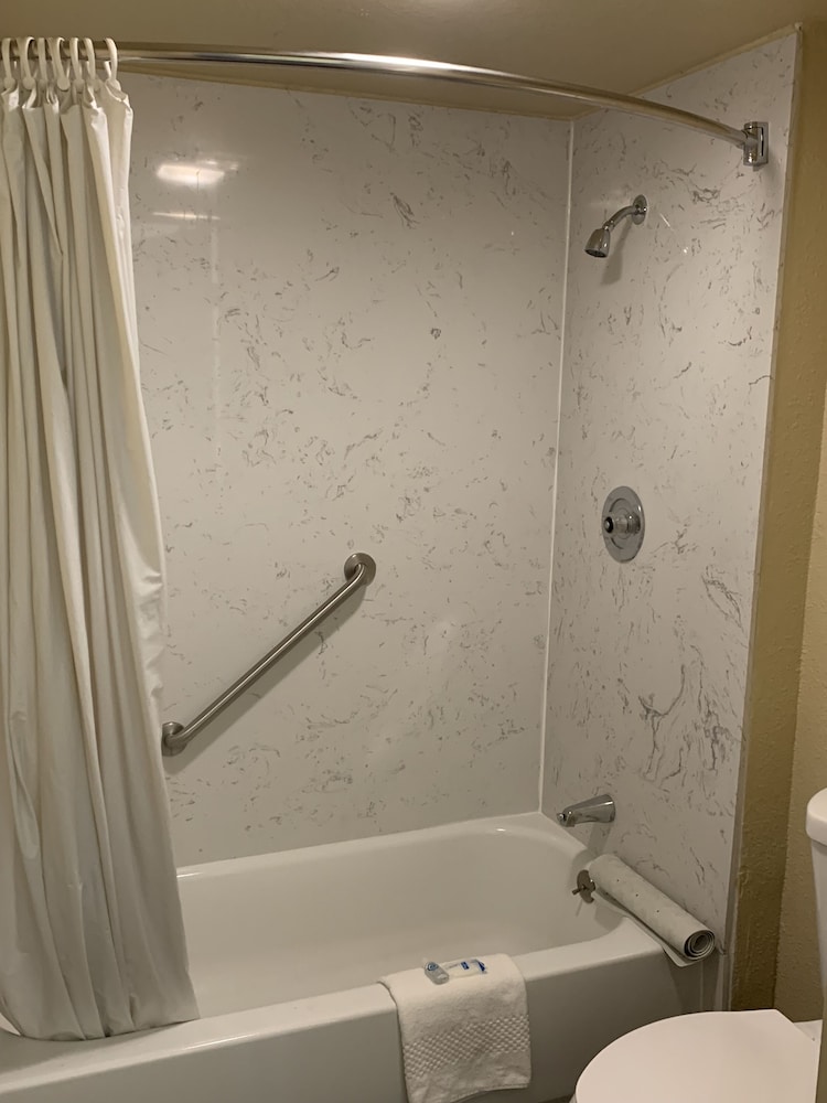 Rodeway Inn Sacramento University Area - photo 16