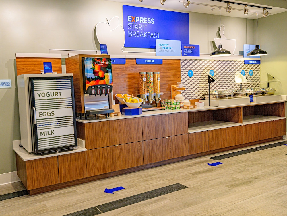 Holiday Inn Express & Suites Dayton East Beavercreek by IHG - photo 23