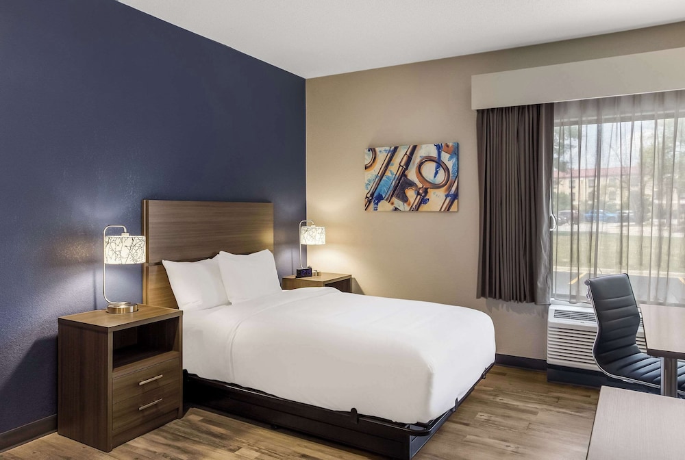 MainStay Suites Bourbonnais Kankakee - photo 16