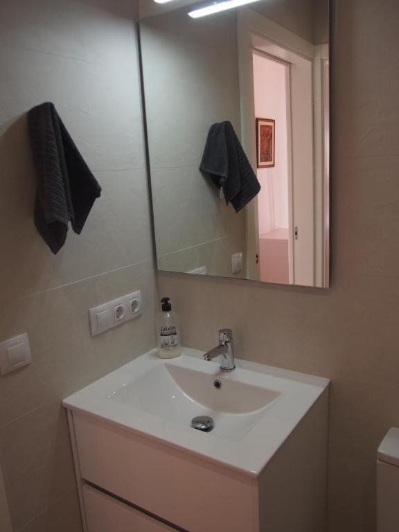 Plaça Major 17 2n 2a Apartament al centre de Banyoles — 4-Star Luxury Hotel in Banyoles, Spain
