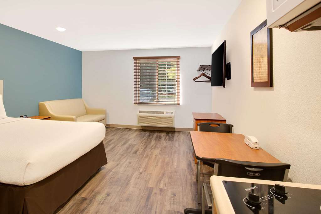 WoodSpring Suites Charlotte Shelby - photo 8