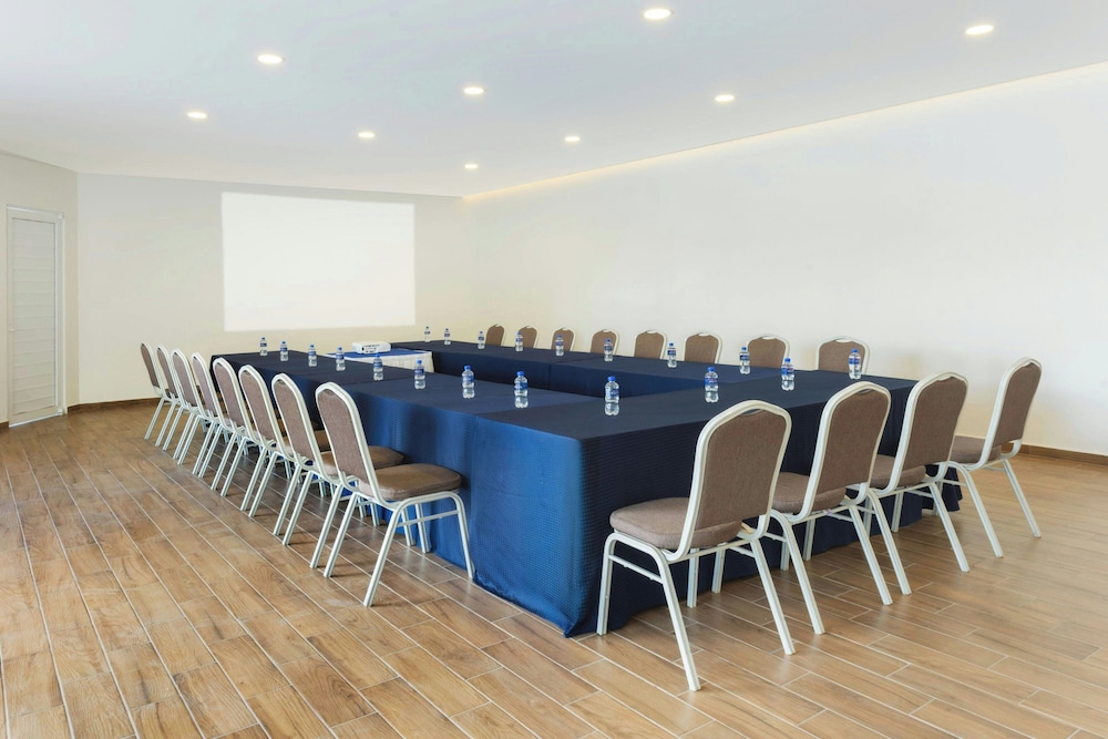 Courtyard by Marriott Puebla Las Animas