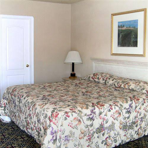 Great Value Inn West Sacramento - photo 7