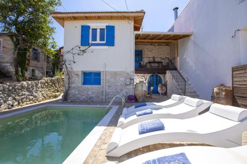 MarkEm Village House — 4-Star Luxury Hotel in Katouna, Greece