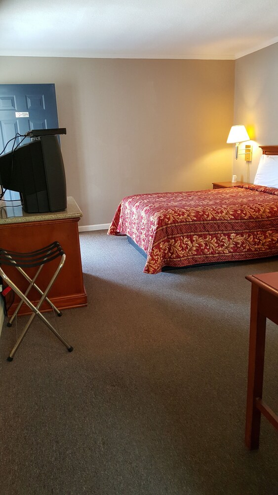 Pacific Motel - photo 18