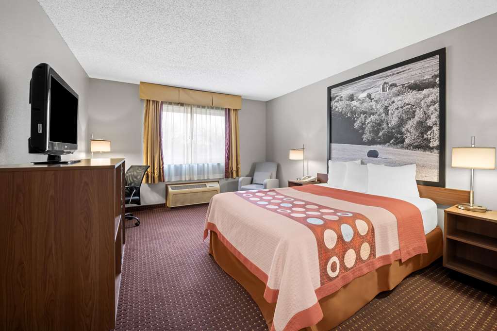 Super 8 by Wyndham Waverly - photo 23