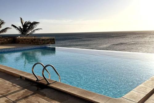 Villa GÊMEO vue mer piscine accès privé plage — 4-Star Luxury Hotel in Vila Do Maio, Cape Verde