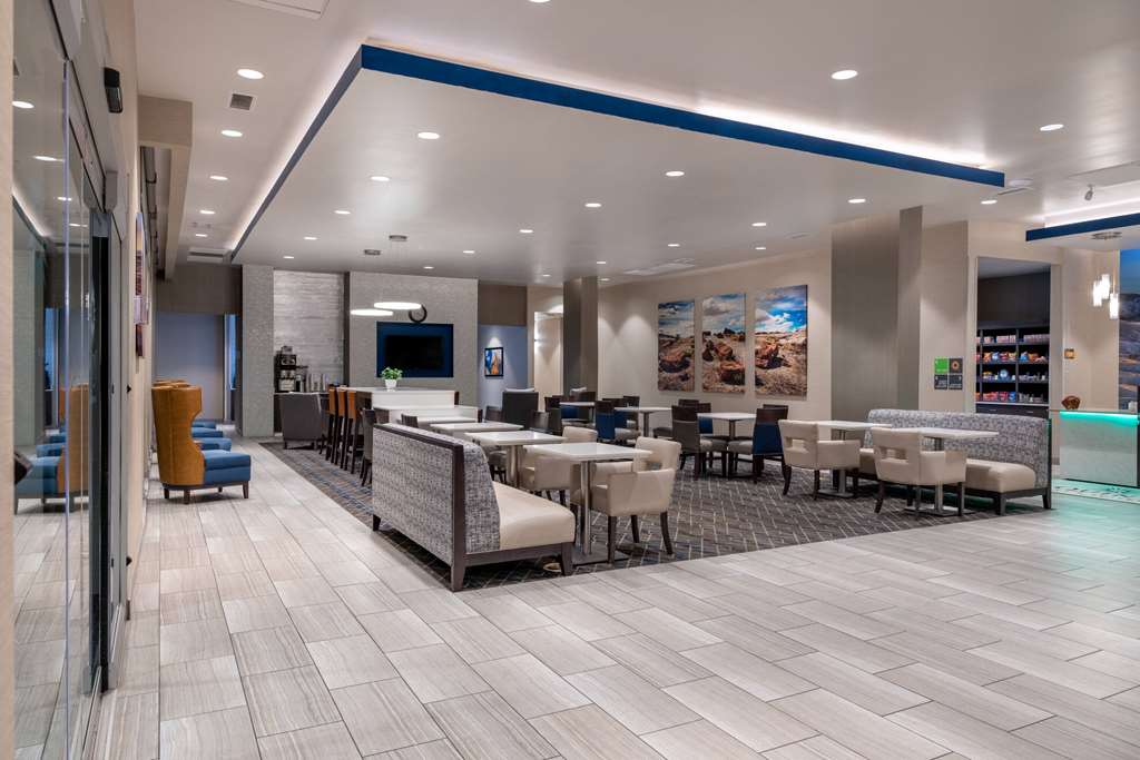 La Quinta Inn & Suites by Wyndham Holbrook Petrified Forest - photo 8