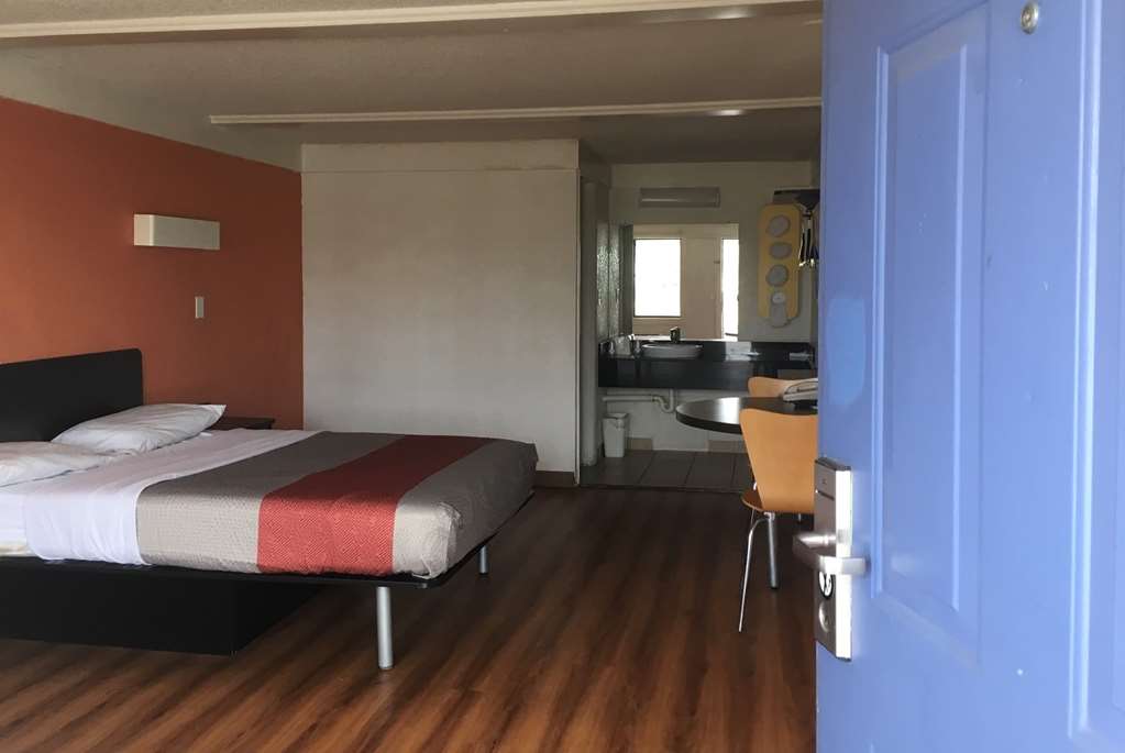 Travelodge by Wyndham Benton Harbor MI in Benton Harbor, United States