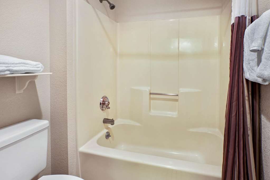 La Quinta Inn by Wyndham Detroit Canton - photo 23