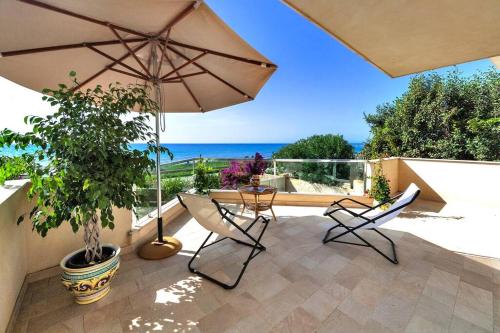Villa Cala Cuticchi Sea Front Wi Fi Parking — 4-Star Luxury Hotel in Donnalucata, Italy