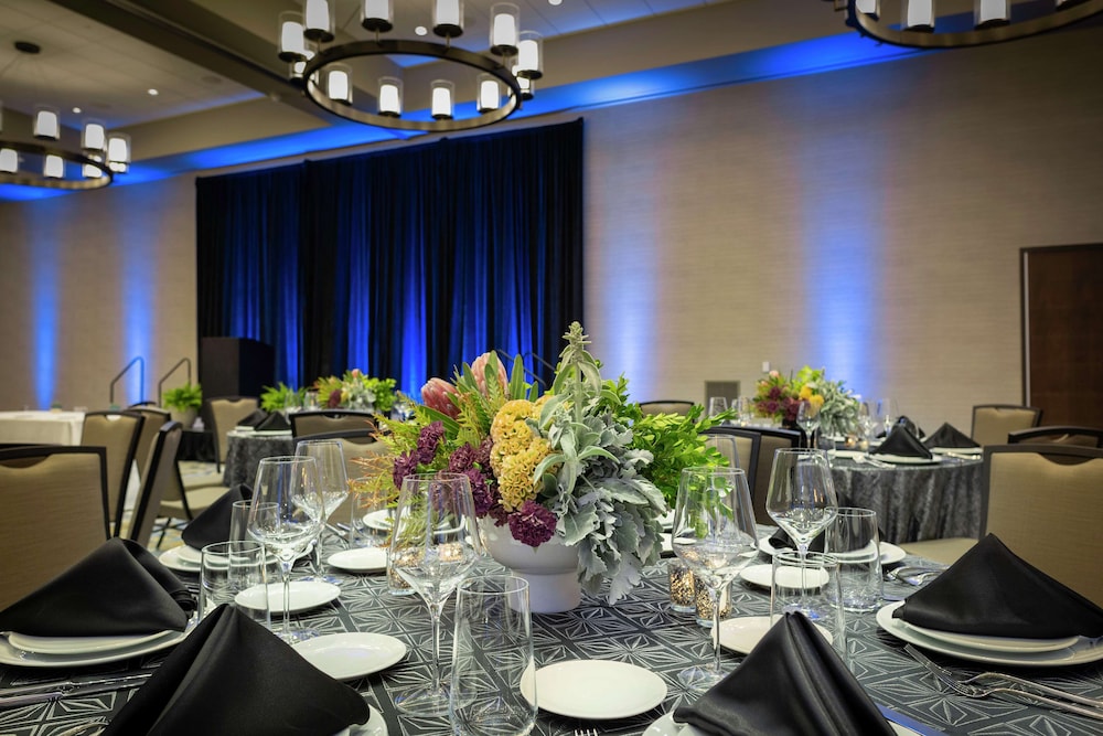 Embassy Suites by Hilton Grand Rapids Downtown MI - photo 39
