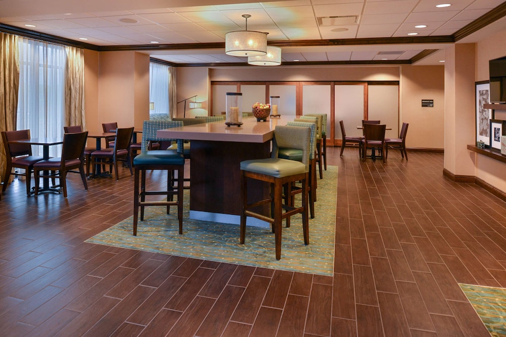 Hampton Inn Omaha Midtown Aksarben Area - photo 46