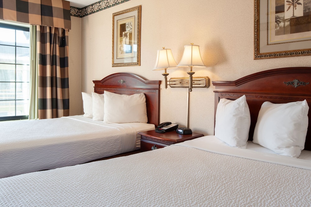 Studio City Court Yard Hotel - photo 6