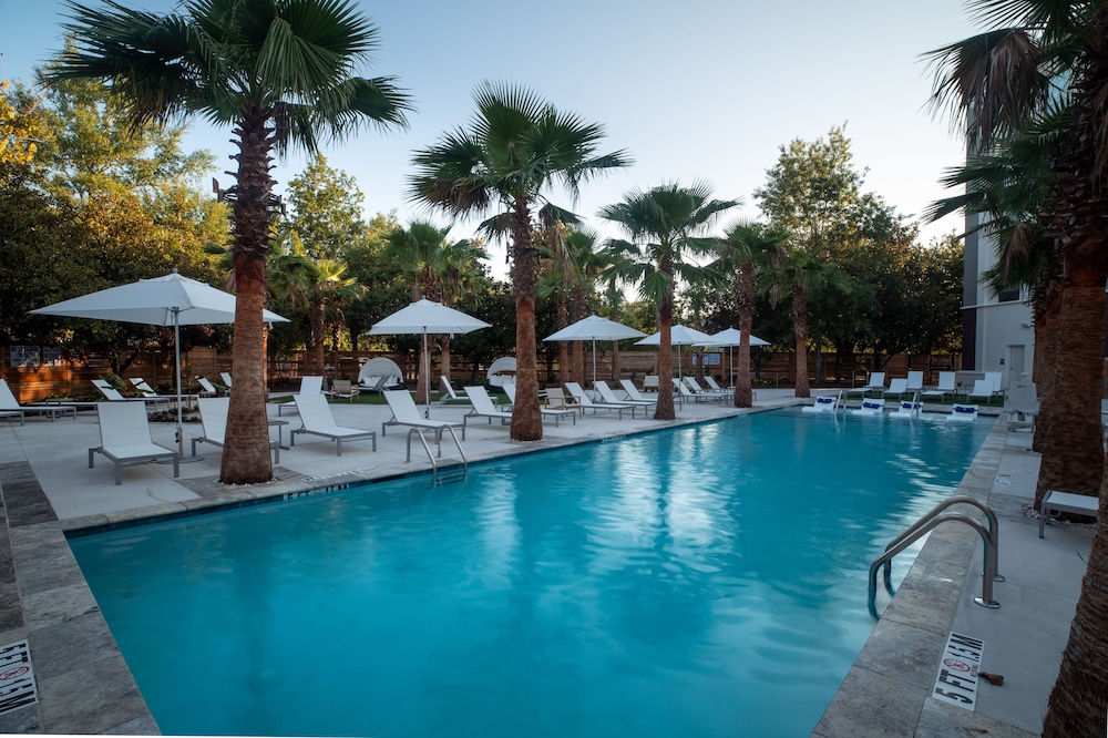 Hotel Indigo Mount Pleasant by IHG - photo 27