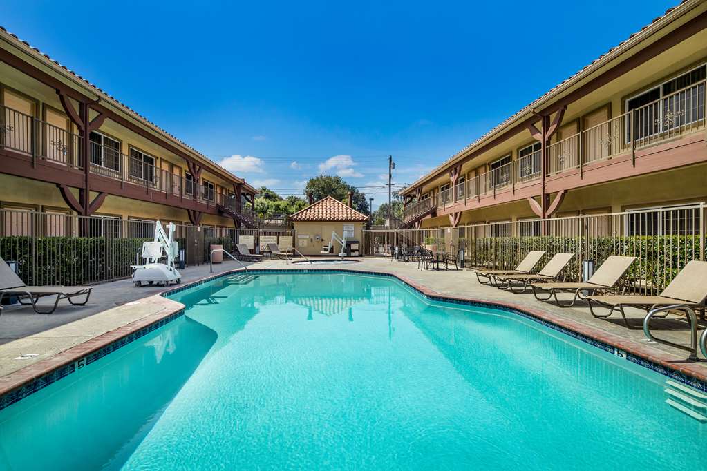 Best Western Corona Hotel and Suites - photo 12