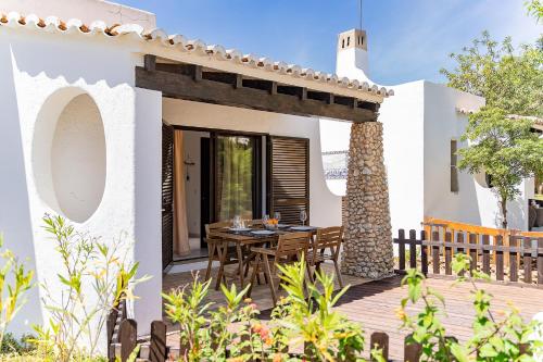 Casa Goa Quinta do Paraíso Carvoeiro Beach — 4-Star Luxury Hotel in Carvoeiro, Portugal