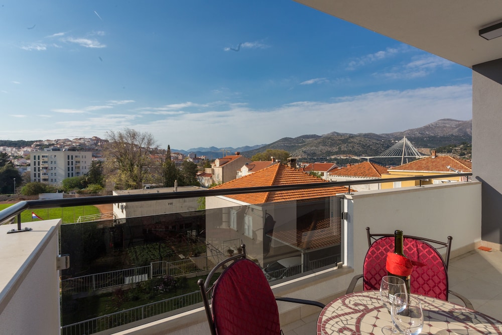 New Art Apartment — 4-Star Luxury Hotel in Dubrovnik, Croatia