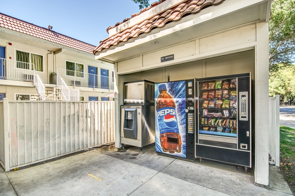 Motel 6 Stockton CA North - photo 27