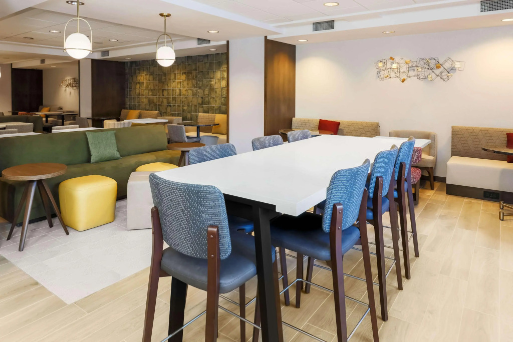 Hampton Inn Silver Spring - photo 23