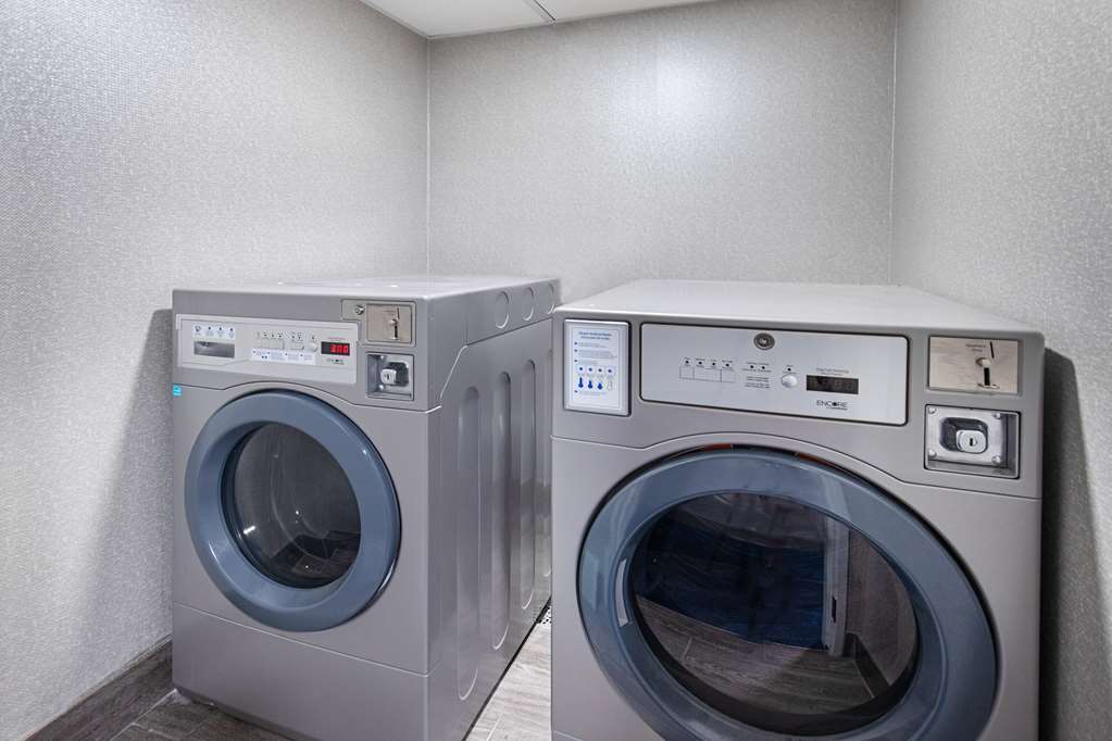 La Quinta Inn & Suites by Wyndham Nashville Airport - photo 28