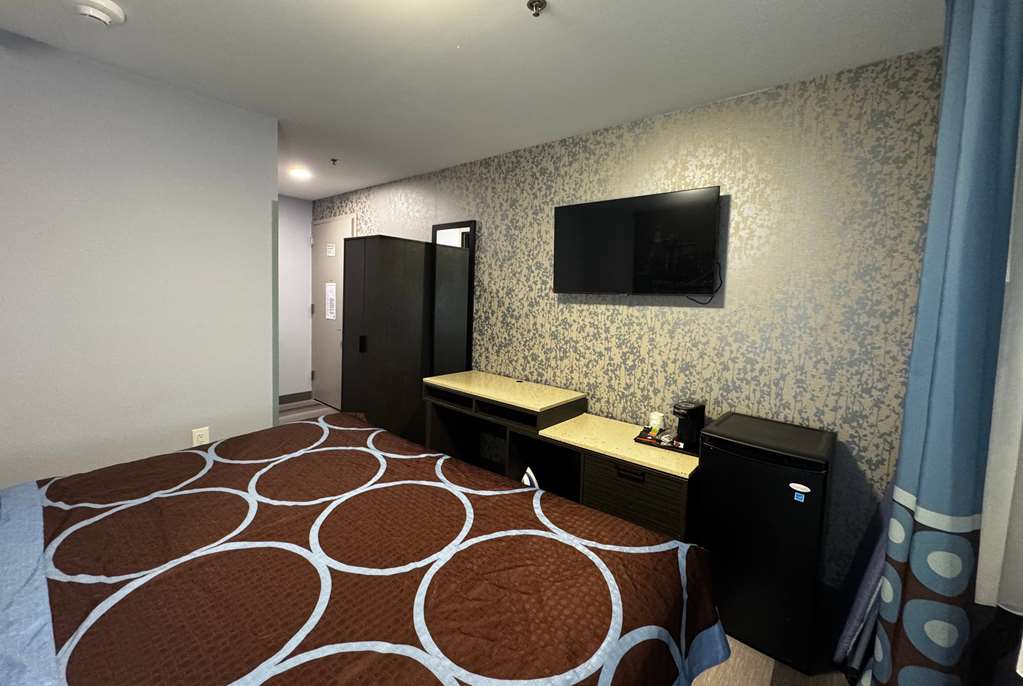 Super 8 by Wyndham Brooklyn Fulton Street Broadway Junction - photo 7