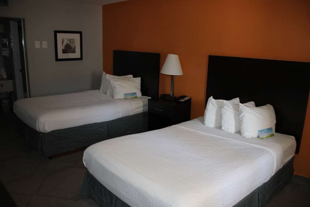 Days Inn by Wyndham Hays - photo 7