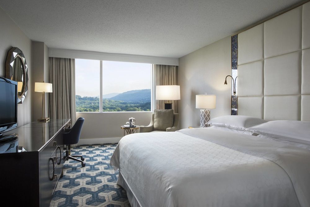 Sheraton Mahwah Hotel - photo 13