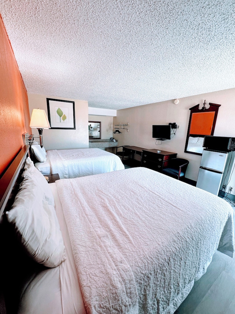 Relax Inn Henryetta - photo 13