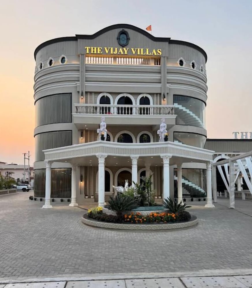Hotel The Vijay Villas — hotel near Rewa Airport, Chorhata, REWA