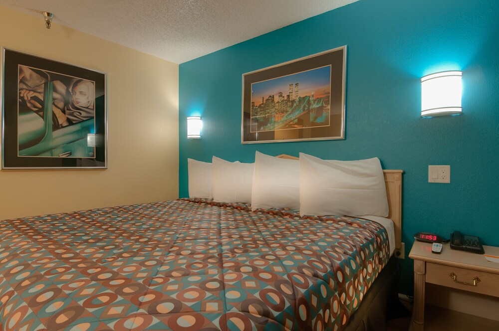 Vagabond Inn Bakersfield North - photo 13