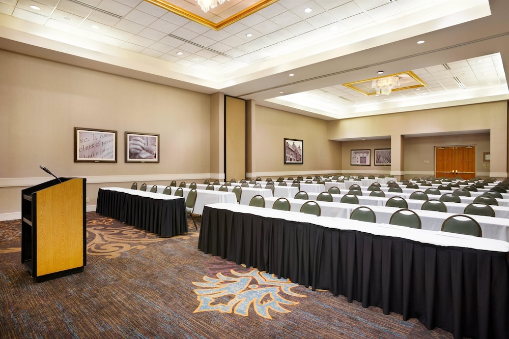 Embassy Suites by Hilton Greensboro Airport - photo 33