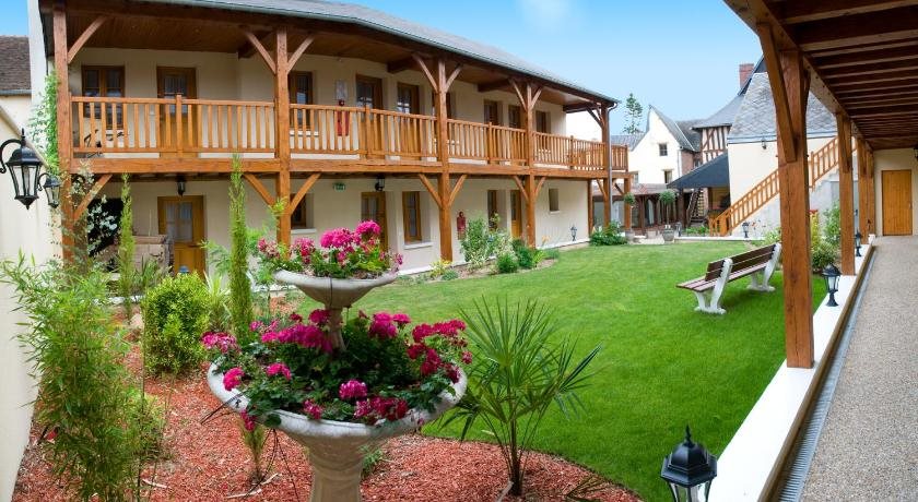 Hôtel de Normandie in Conches-En-Ouche, France